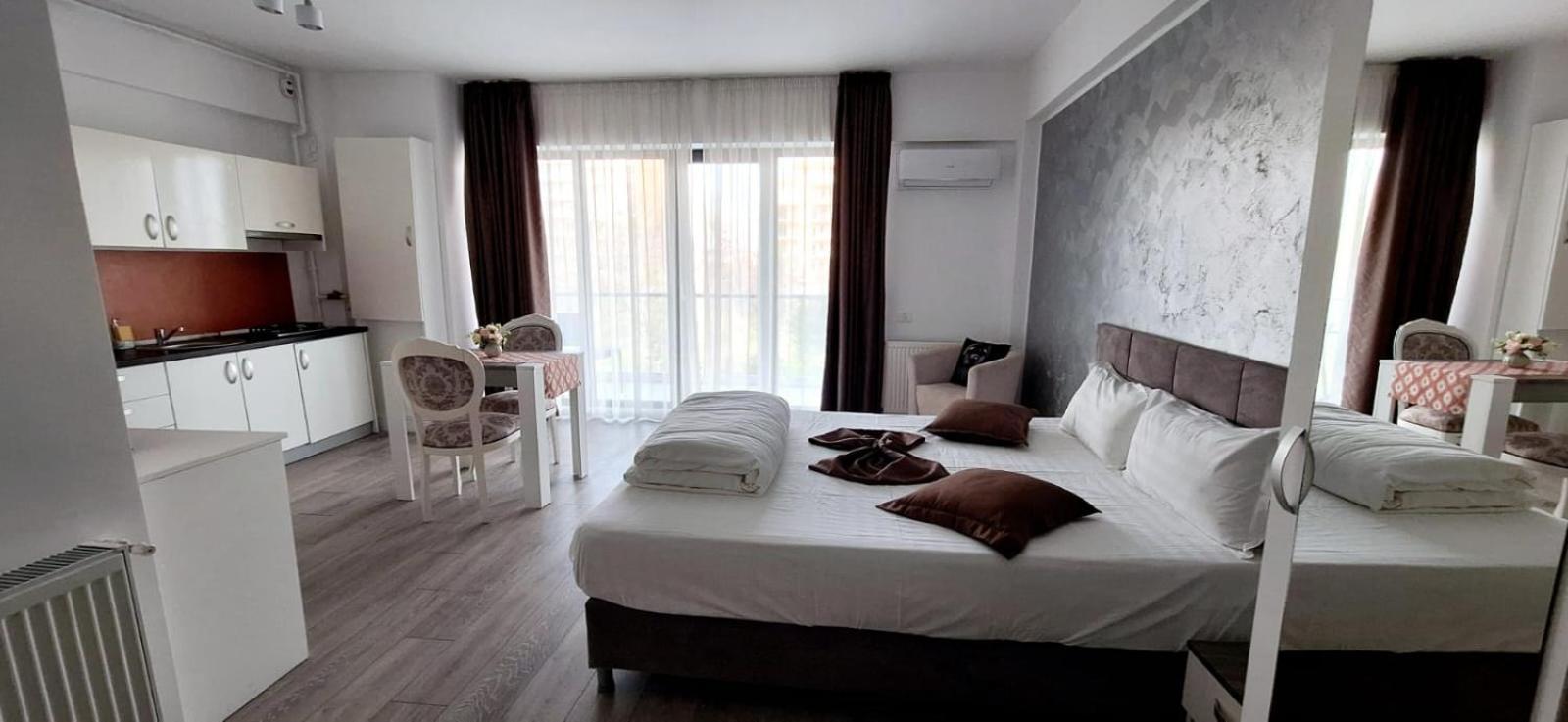 Mira & Penthouse Năvodari