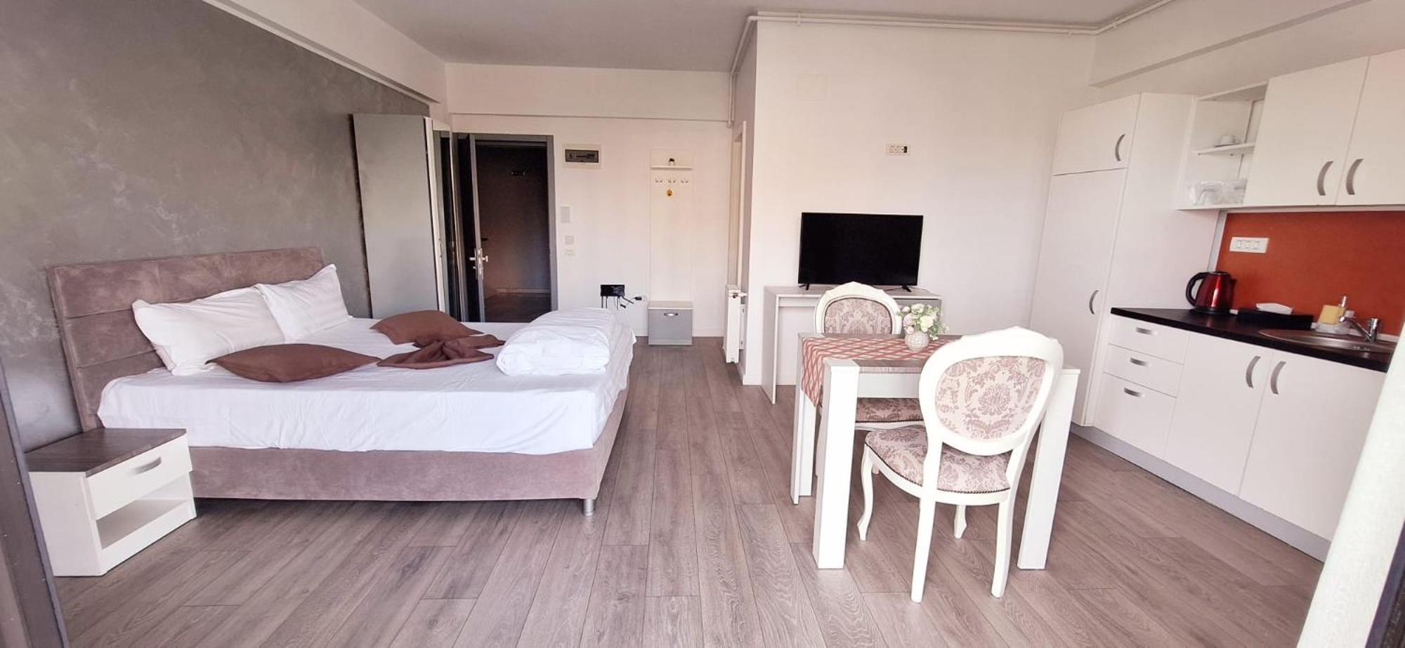 Mira & Penthouse Appartement Năvodari