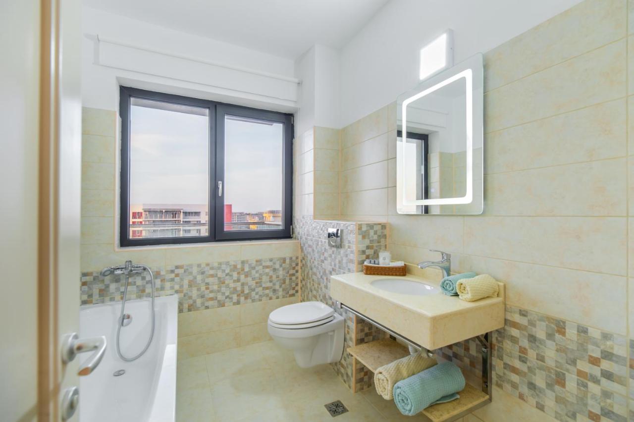 Mira & Penthouse * Năvodari